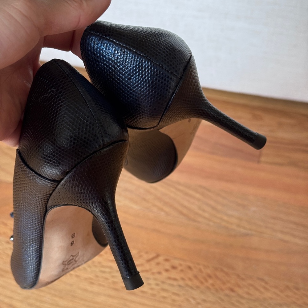 Amalfi Italy Leather heel Pumps with‎ bow details Size 6B - Picture 6 of 7